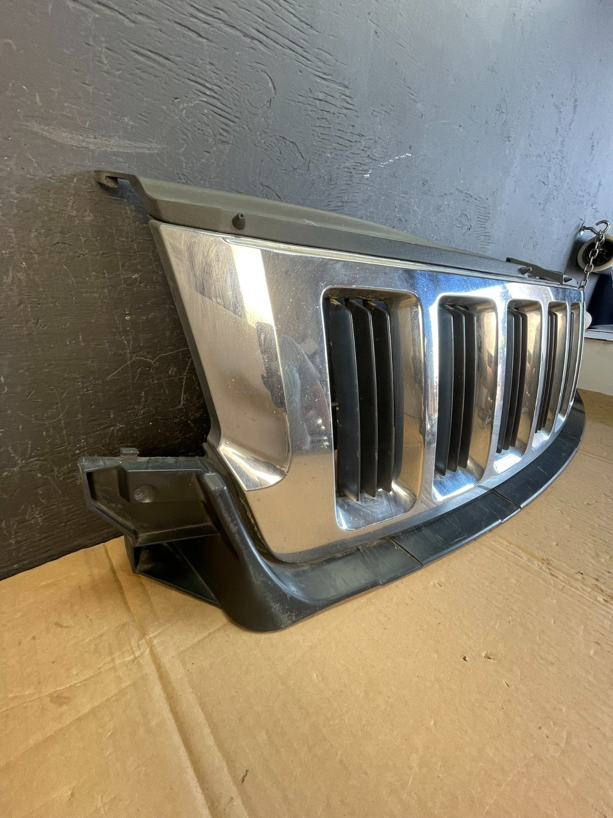 2011 to 2013 Jeep Grand Cherokee Front Upper Grill Grille ac5432 DG1