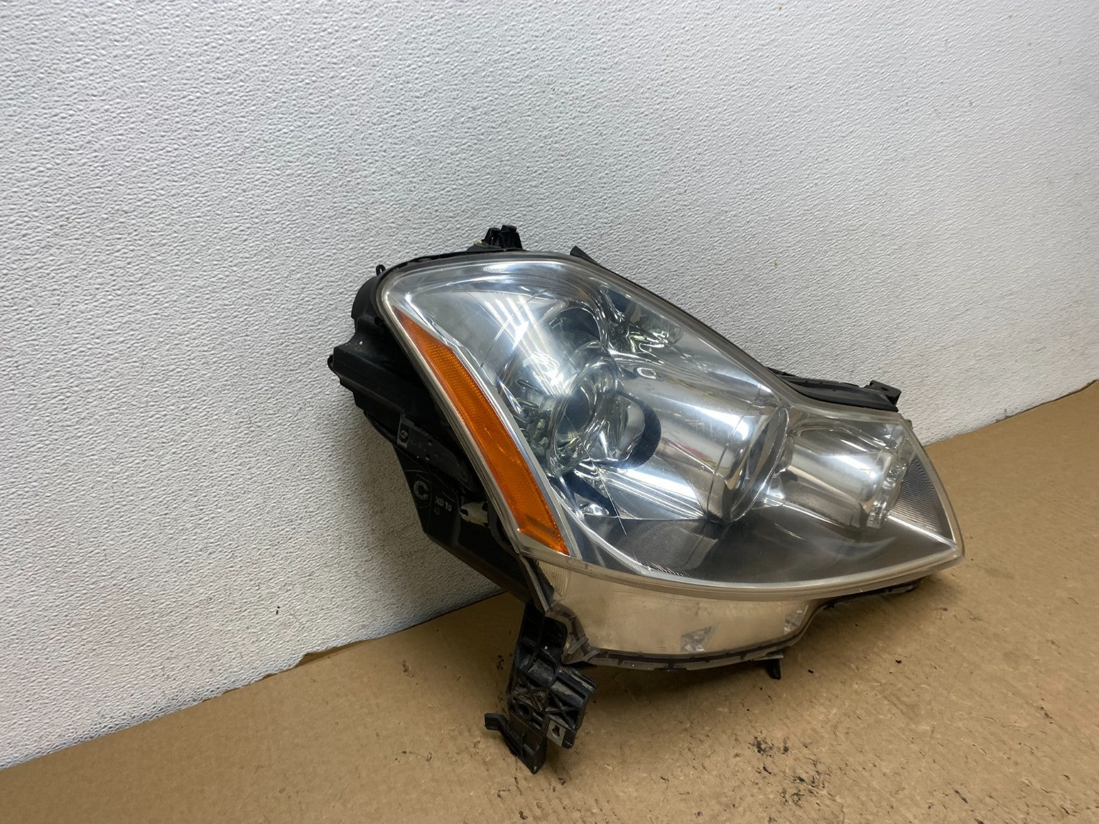 2006 to 2010 Infiniti M35 Right Passenger Rh Xenon HID Headlight AG2378 DW2