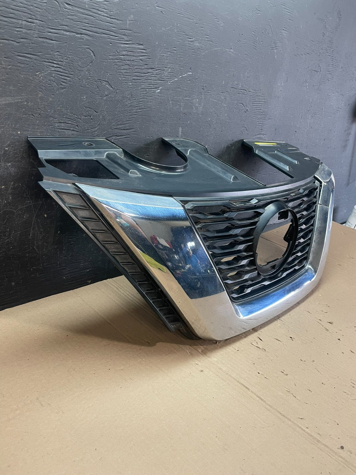 2017 2018 2019 Nissan Rogue Front Upper Chrome Grill Grille AD8732 DG2
