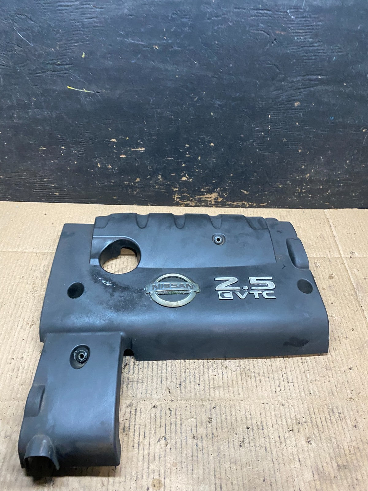 2002 to 2006 Nissan Altima 2.5 L Engine Cover t6628 DG0