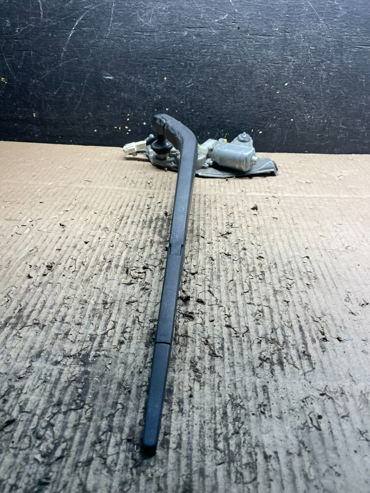 2004 to 2009 Toyota Prius Rear Wiper Windshield Motor U8173 DG2
