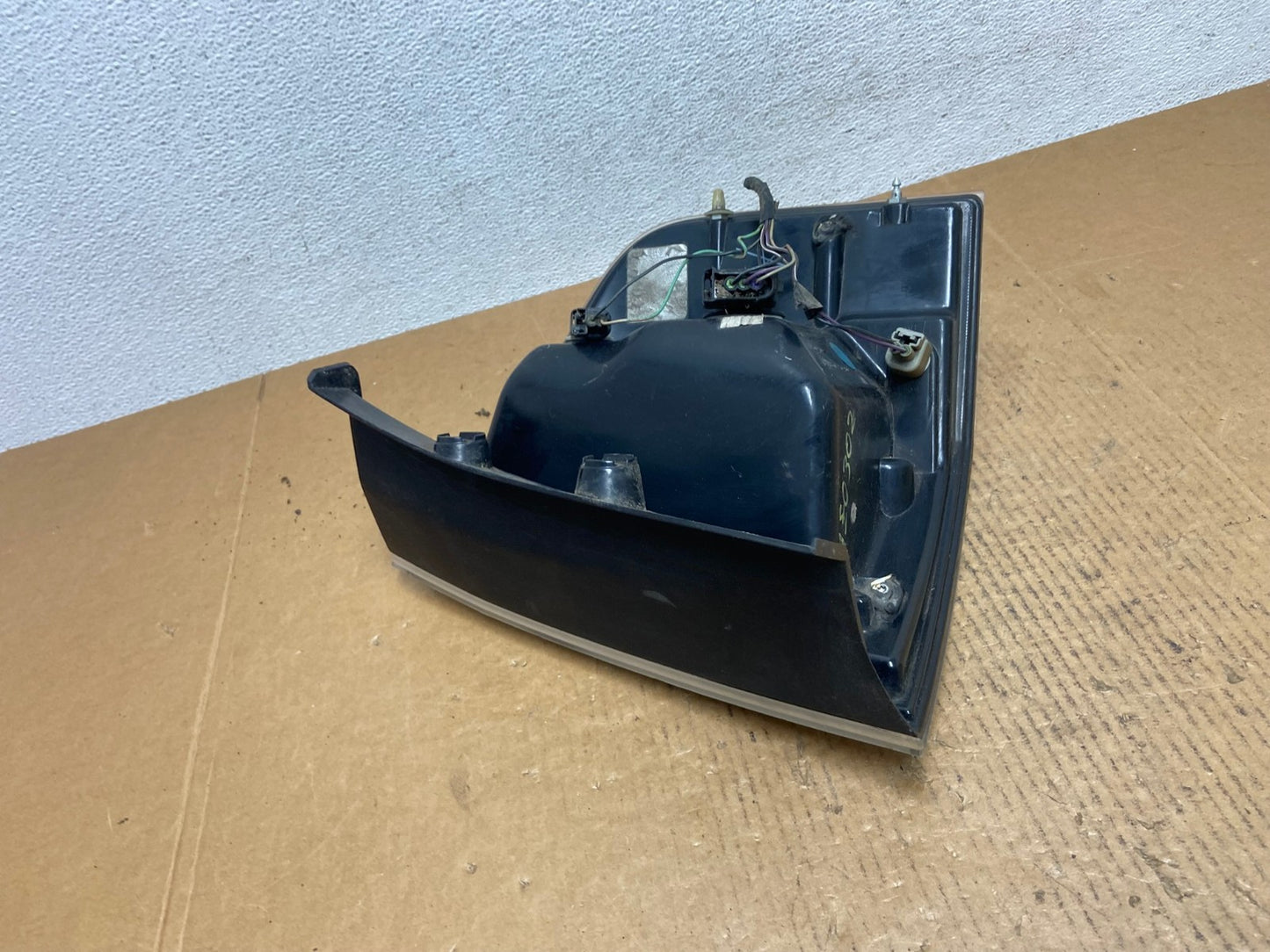 2007 to 2010 Ford Edge Tail light Left Driver Side AE0302 LK4