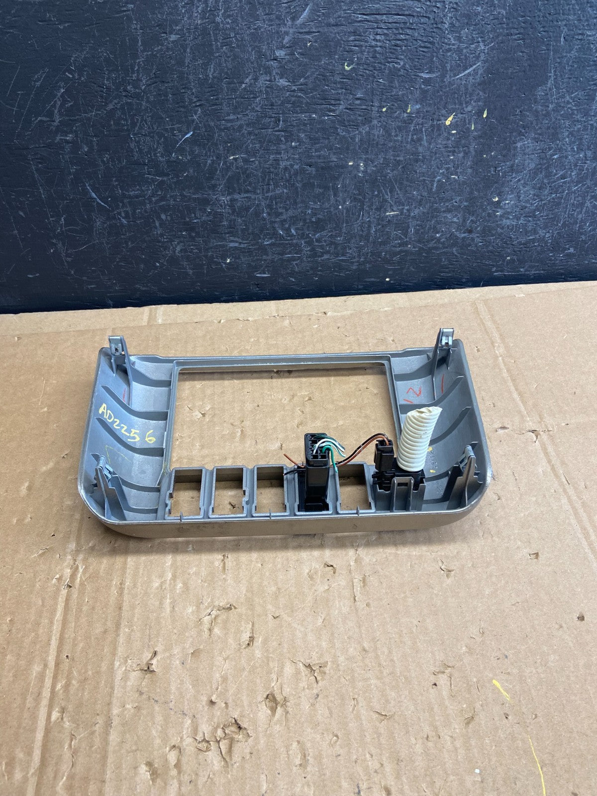 2001-2003 Toyota Sienna Center Console Dash Radio Bezel Trim ad2256 DG3