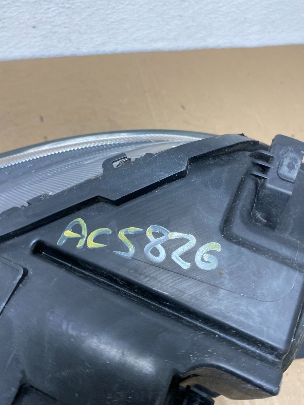 2015 to 2018 Ford Focus Left Driver LH Side Headlight AC5826 DW9