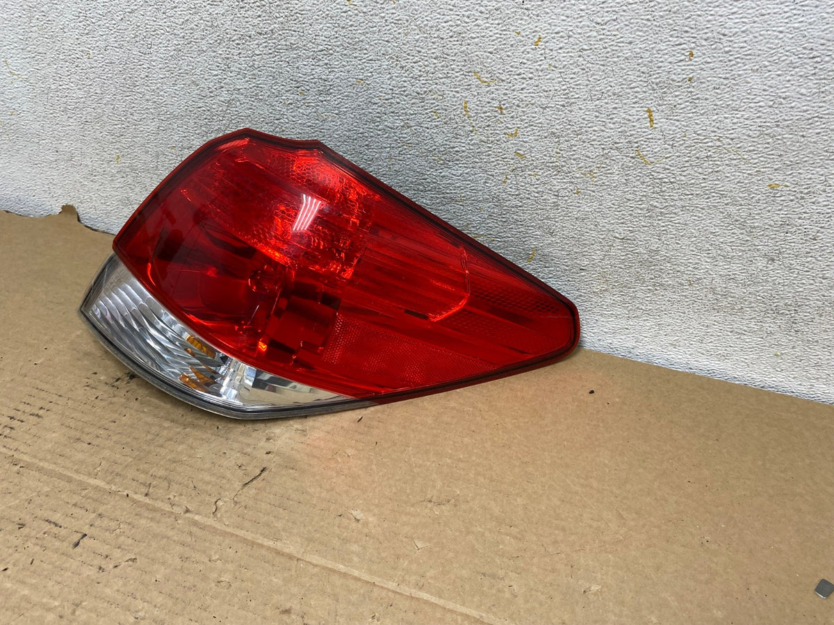 2010-2014 Subaru Outback Wagon Right Passenger Rh Side Tail Light AH7946 LK2