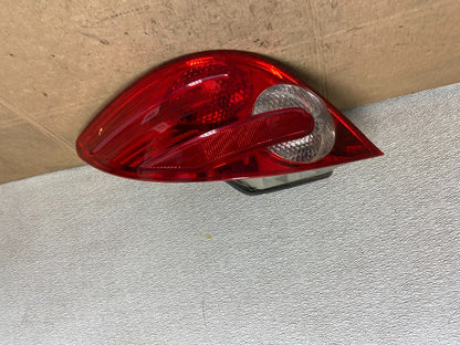 2006 to 2010 Mercedes W251 R-Class Left Driver LH Side Tail Light Y6983 DW0