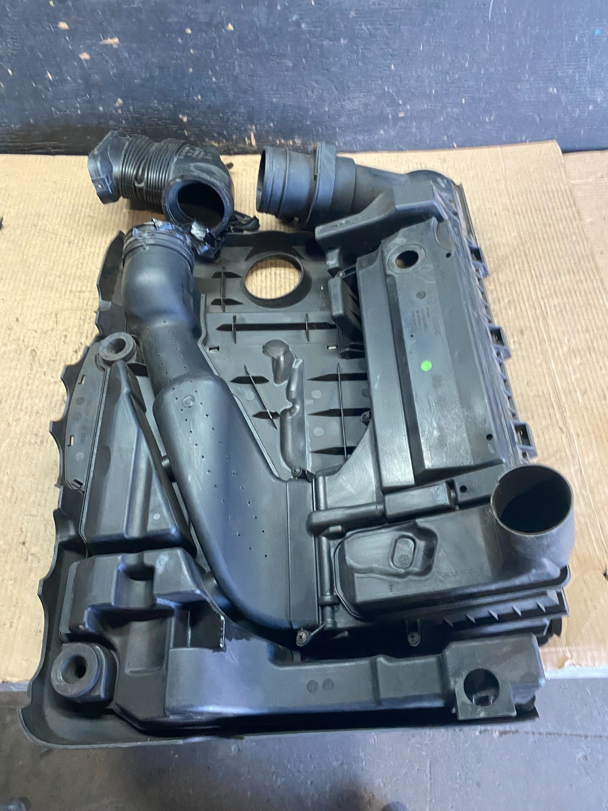 2005 to 2008 Volkswagen Jetta 2.5L Passat Jetta Engine Cover 07k129601 P6337 DG7