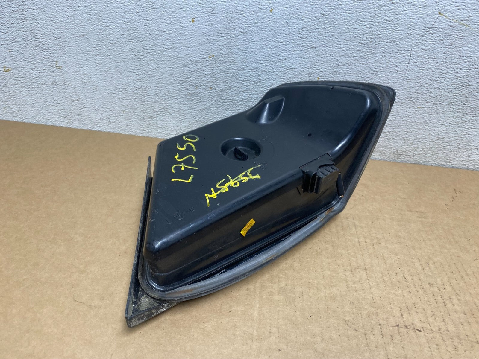 1994 to 1995 Mercedes E Class W124  Left Driver LH Side Tail Light L7550 DW6