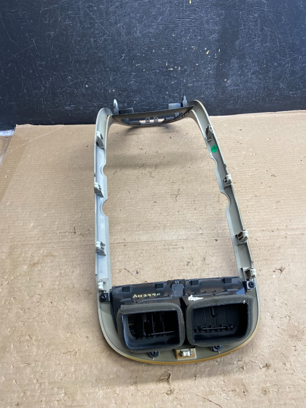 2013 to 2016 Chevrolet Malibu Dashboard Center Air Vent ah3990 DG3