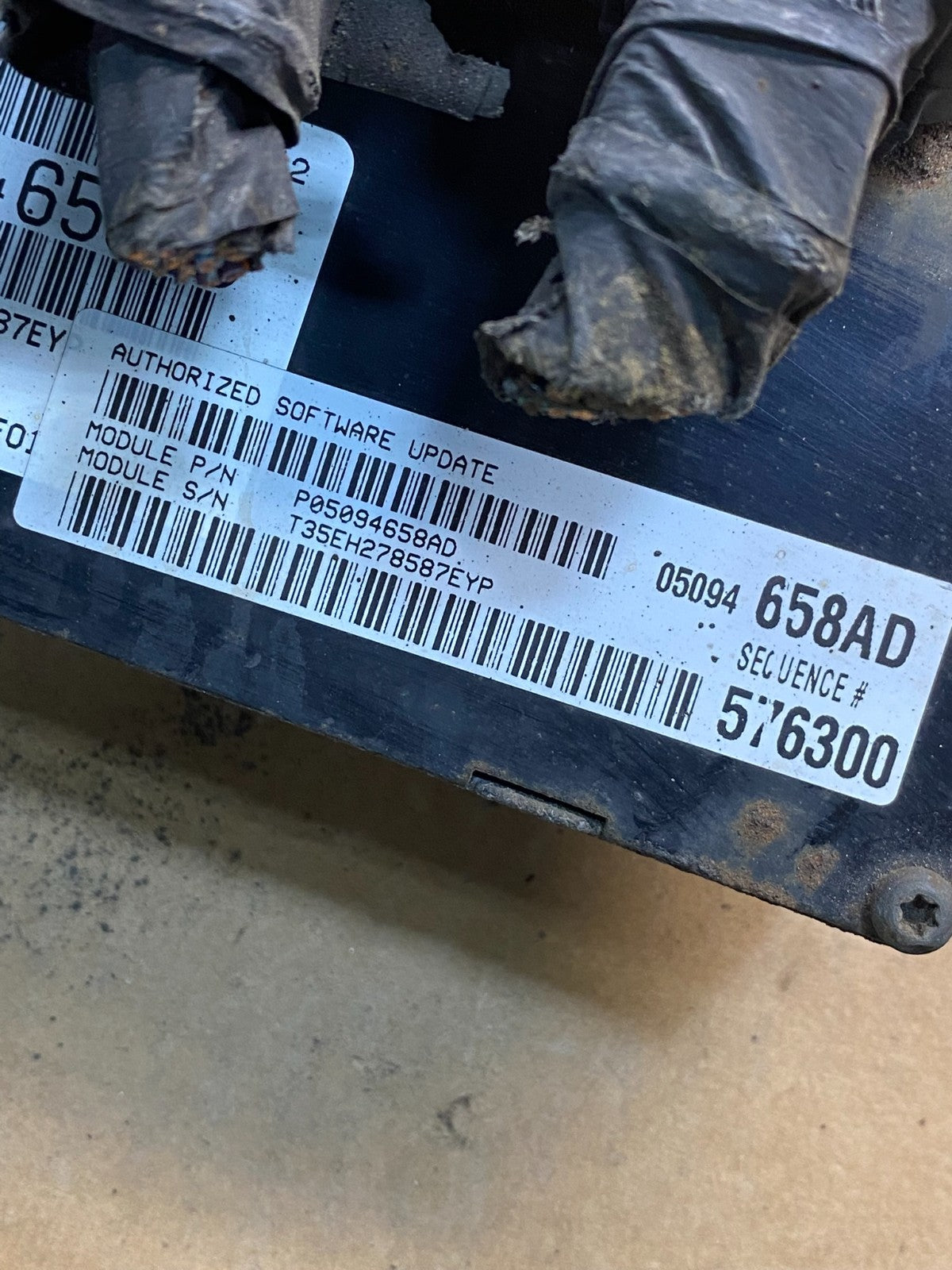 2006 Chrysler Town Country Caravan 3.3L Engine Control ECU p05094658ad ah7025 DG2