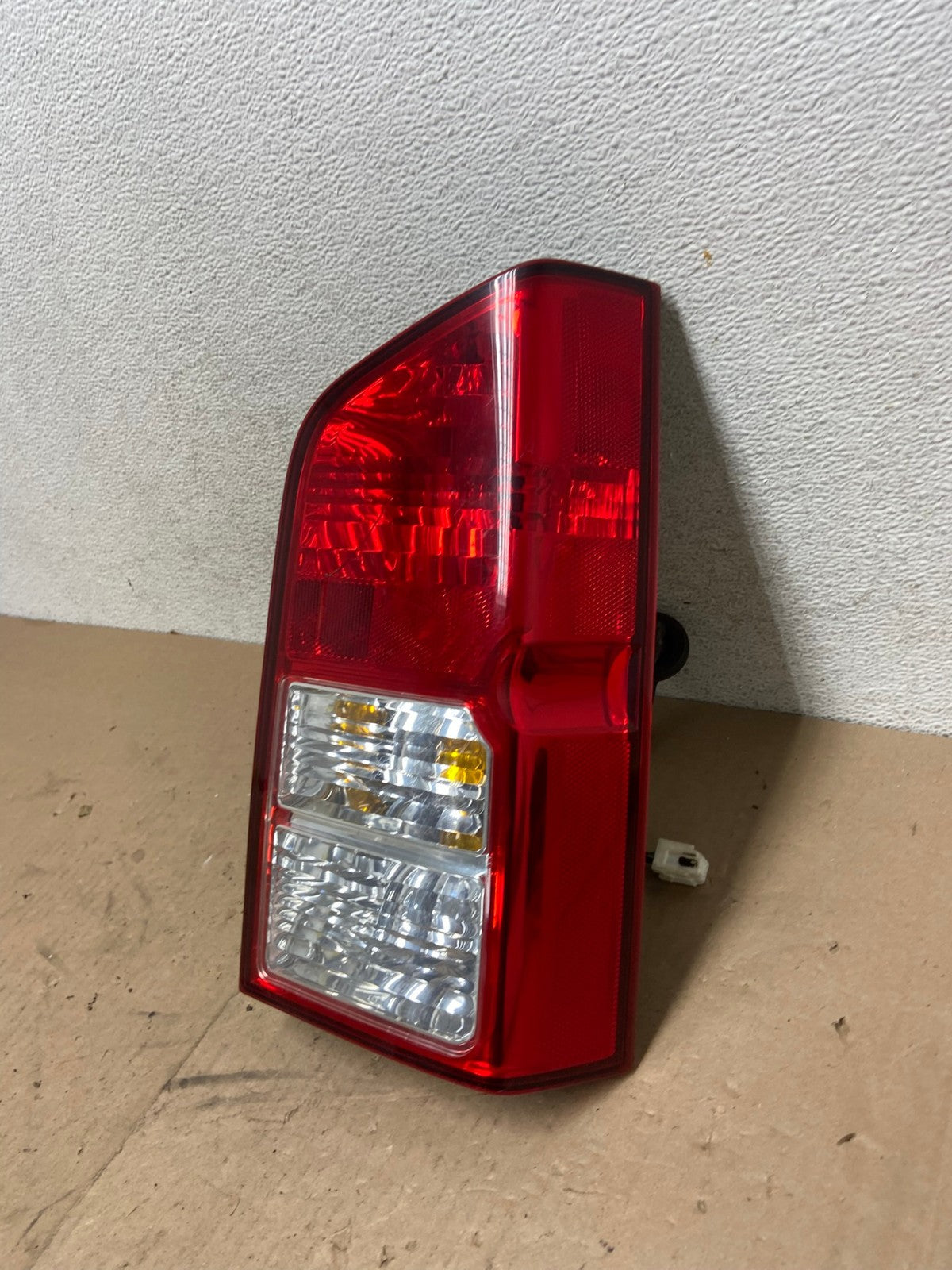 2005 to 2012 Nissan Pathfinder Right Passenger RH Side Tail Light AG4817 LK1