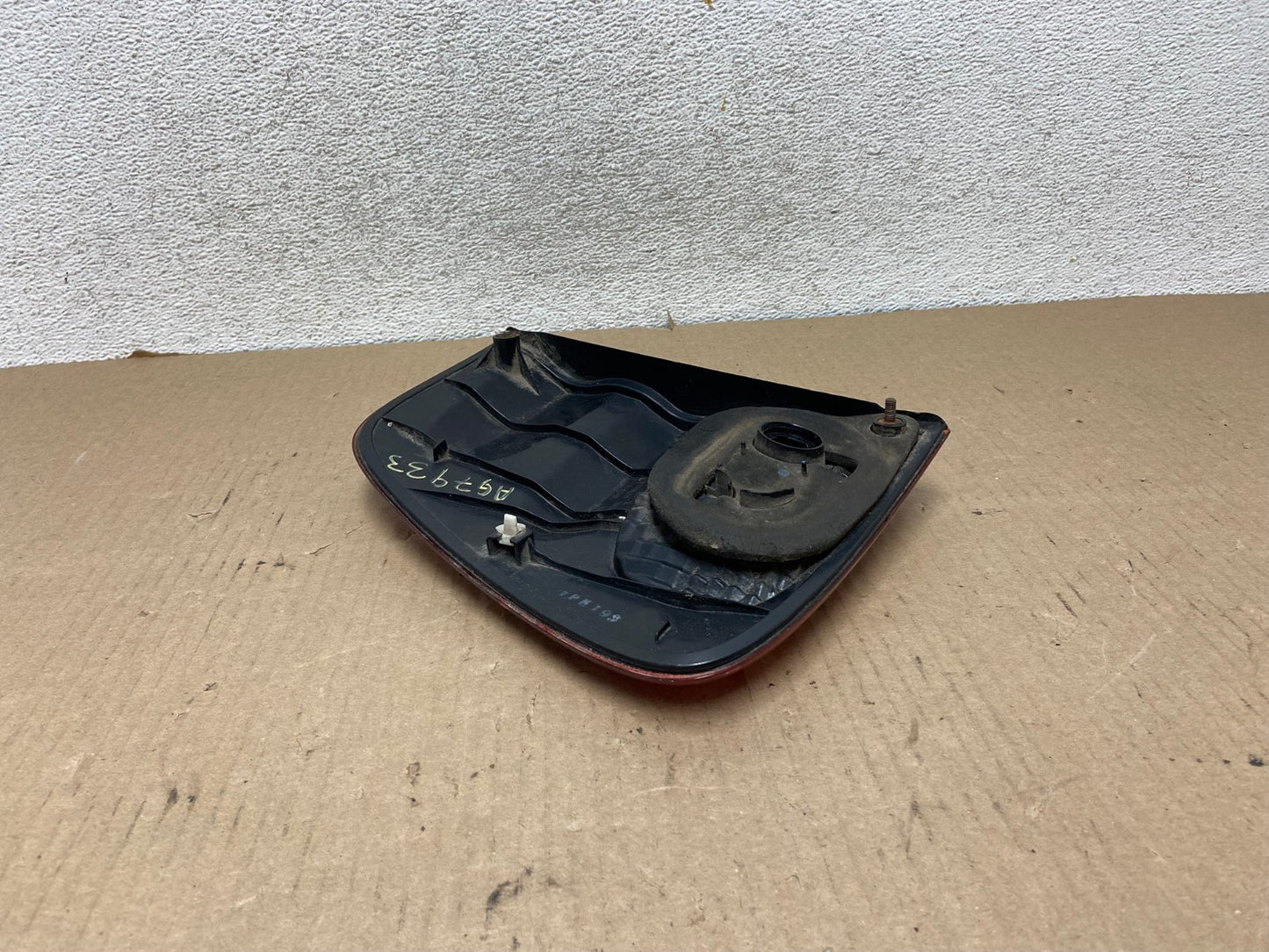 2001- 2004 Toyota Sequoia Right Passenger RH Side Tail light Inner AG7933 LK4