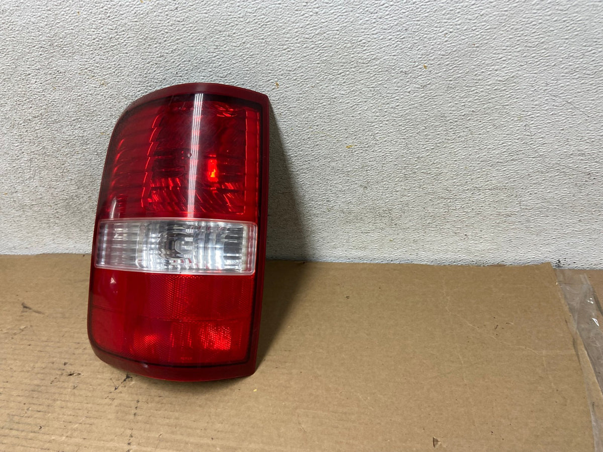 2004 to 2008 Ford F150 F-150 Left Driver LH Side Tail Light AH4250 LK2