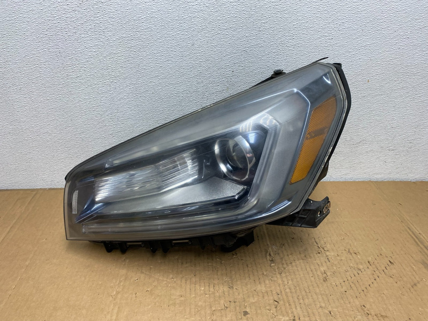 2013-2016 Gmc Acadia Left Driver LH Side Led Halogen Headlight AD1091 DW0