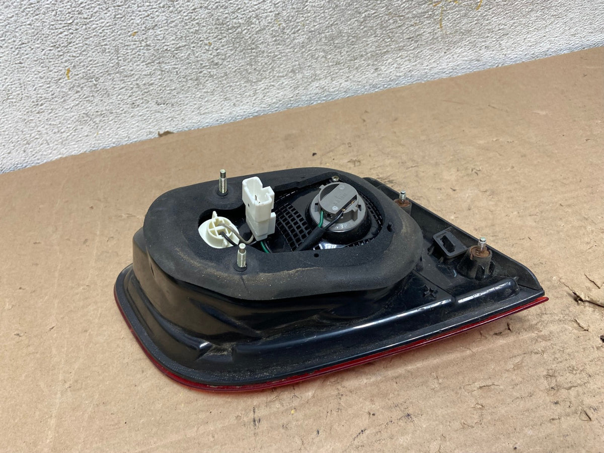 2010 2011 2012 Hyundai Santa Fe Right Passenger RH Tail Light Inner AI09795
