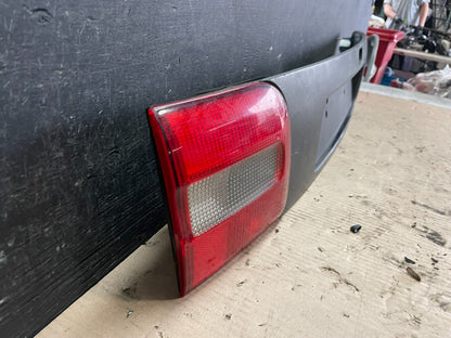 2000-2004 Volvo V40 Center License Plate Trim Panel Tail Inner Light L9386 DG2
