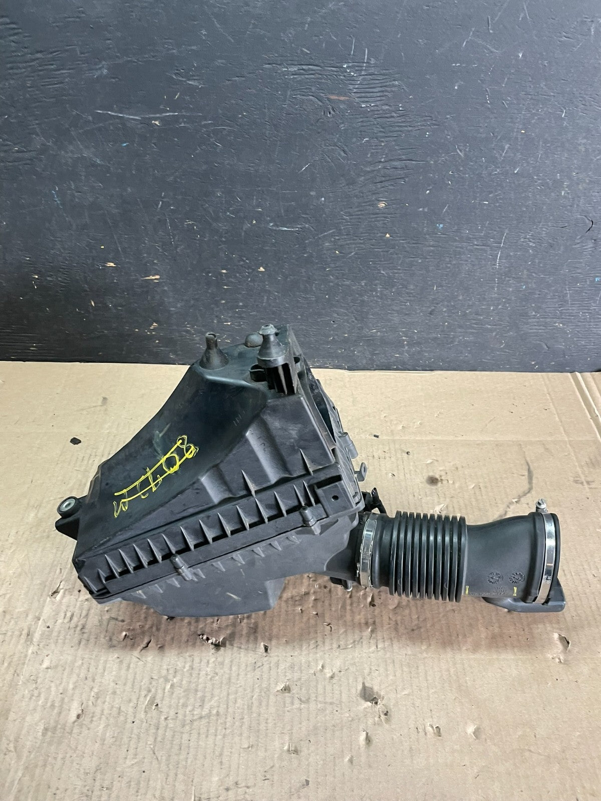 2010-2013 Jaguar XJ 5.0l Right Air Filter Box Cleaner Intake Pipe Hose M8943 DG7