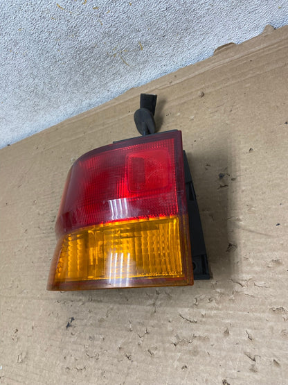 2002 2003 2004 Honda Odyssey Left Driver LH Side Tail Light AH8920 LK1