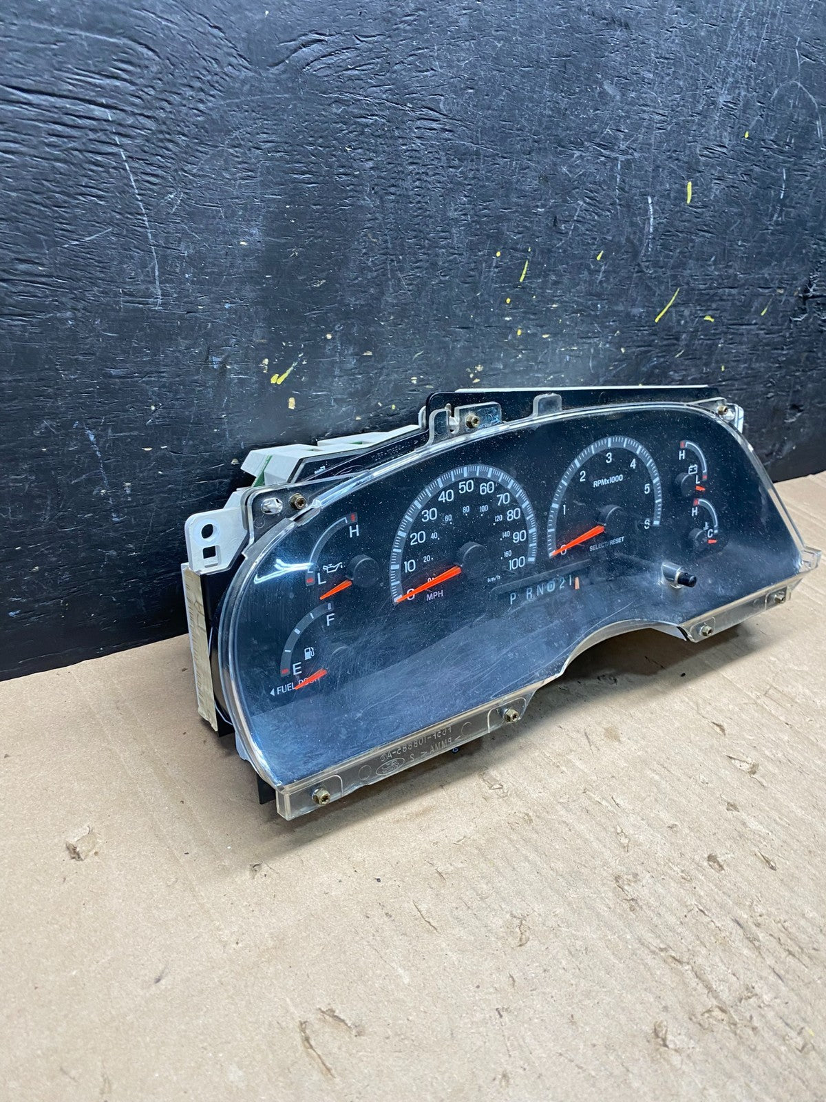 2000 2001 2002 Ford Expedition Speedometer Instrument Gauge Cluster r8912 DG2