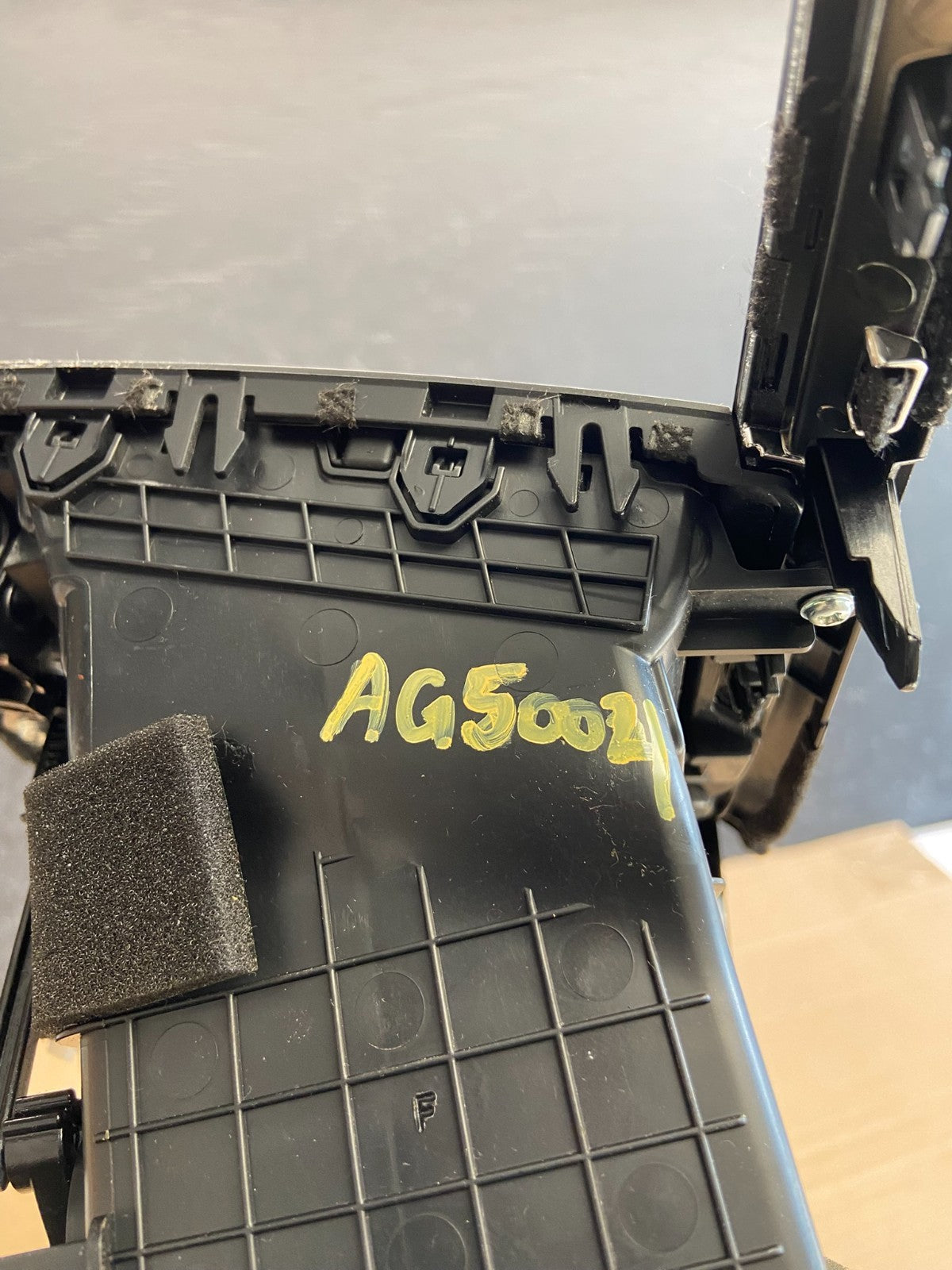 2015 to 2018 Kia Sedona Speedometer Radio Bezel Air Vent AG5004 DG4