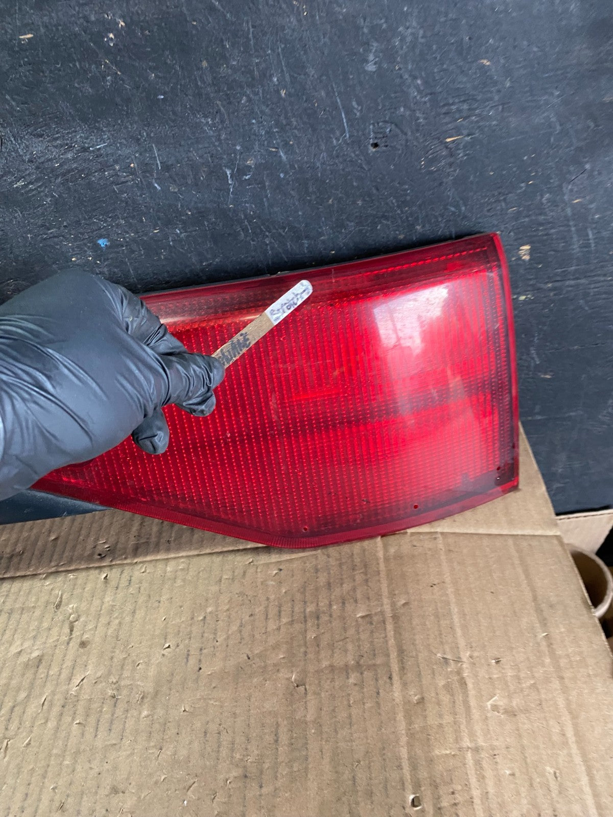 1997-2000 Mitsubishi Montero Sport Tailgate Center Tail Light Panel r7846 DG6