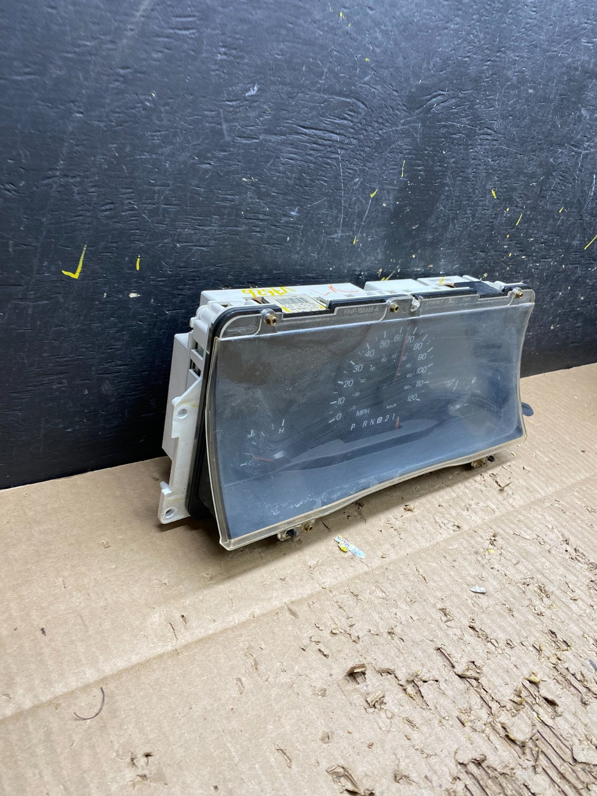 1998 to 2002 Lincoln Town Car Speedometer Gauge Cluster V7626 DG2