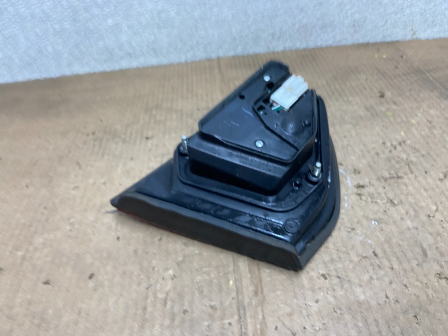 1997 to 1998 Mitsubishi Galant Right Passenger RH Inner Tail Light Oem AA66184