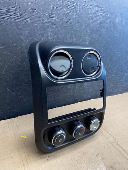 2011 to 2017 Jeep Compass Dash Climate Temperature Control Radio Bezel ad7229 DG3