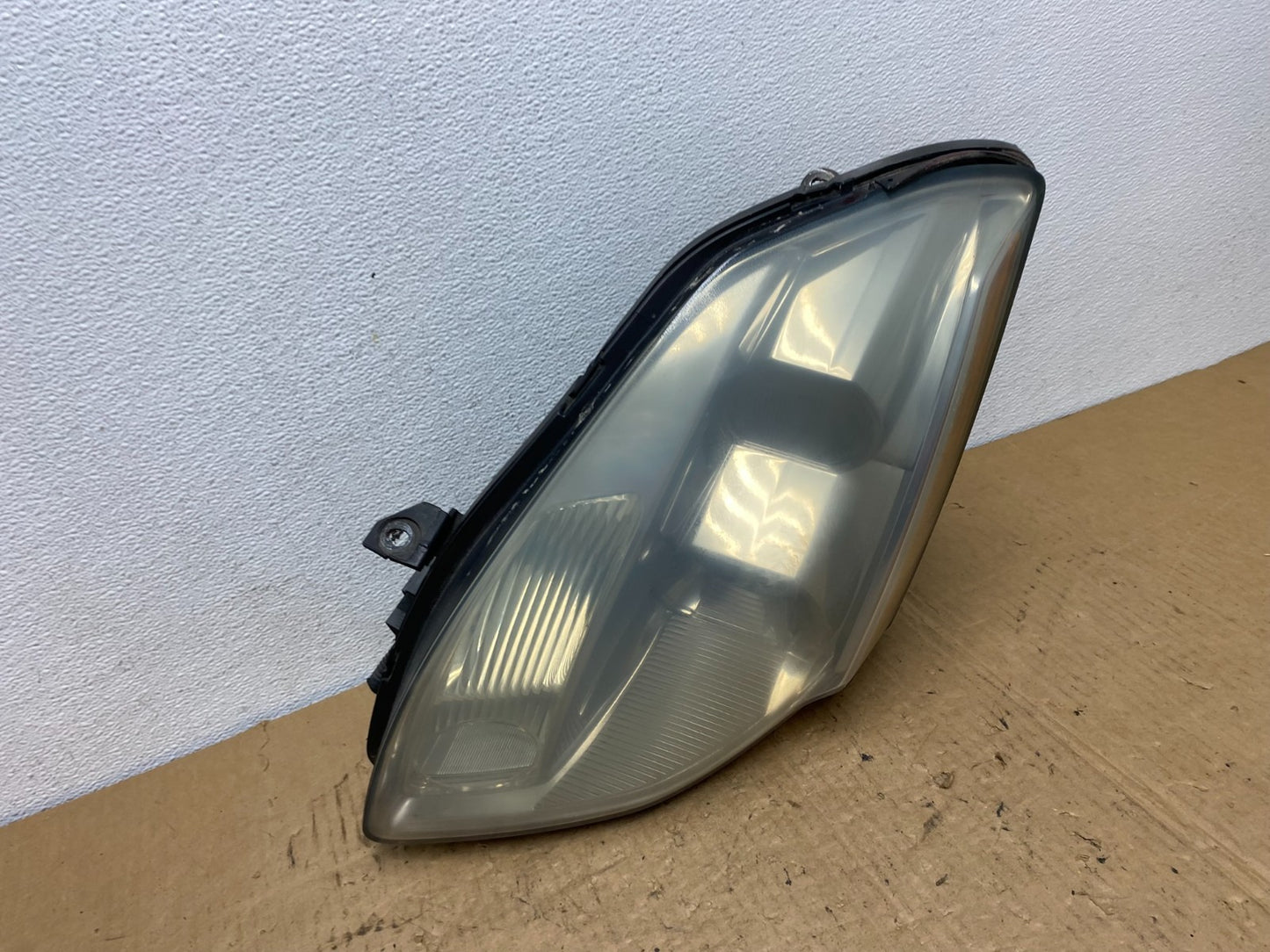2004 to 2006 Nissan Maxima Left Driver Side Headlight Hid Xenon AC8125 DW2