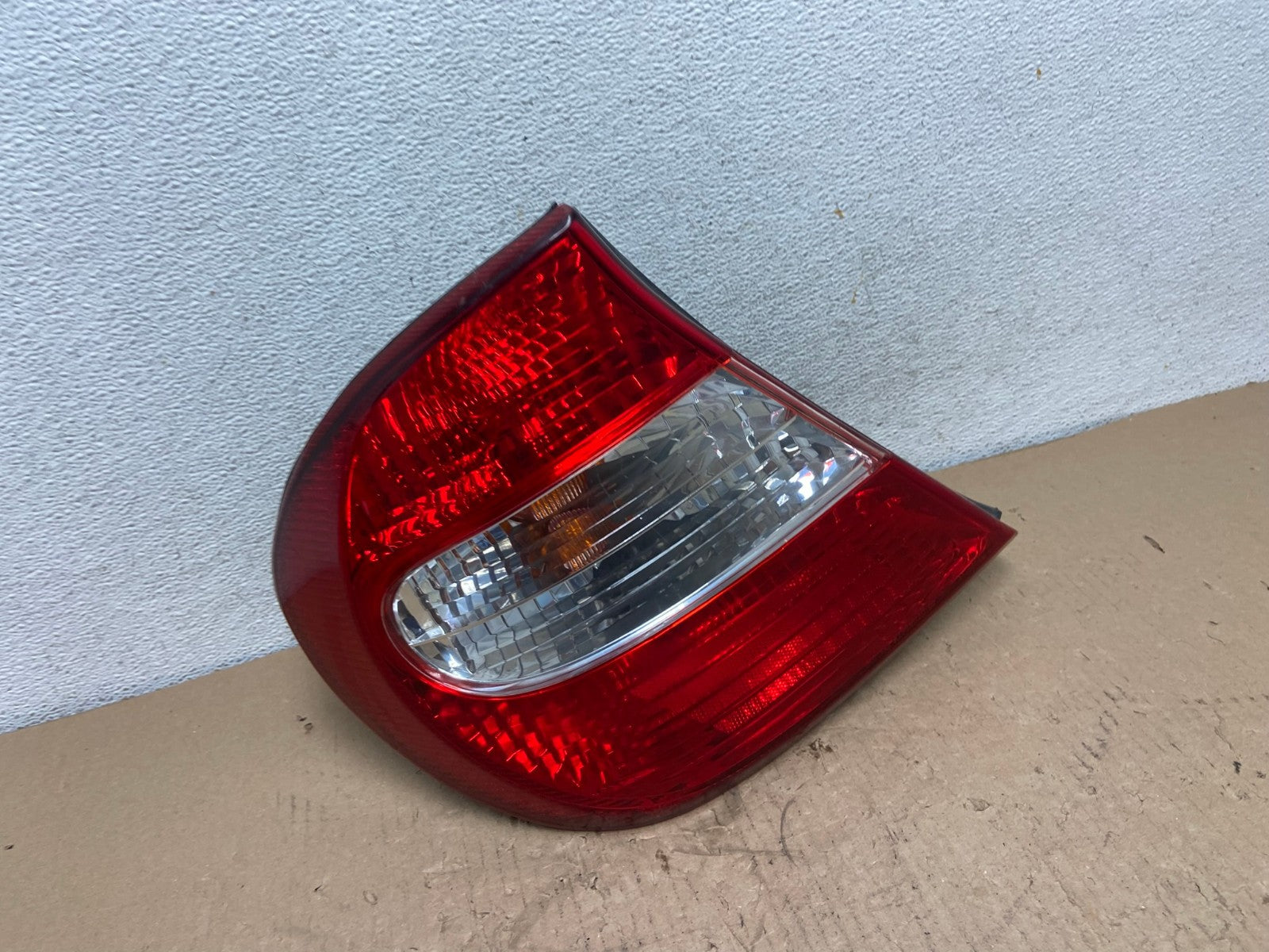 2002 2003 2004 Toyota Camry Left Driver LH Side Tail Light AF3304 LK0