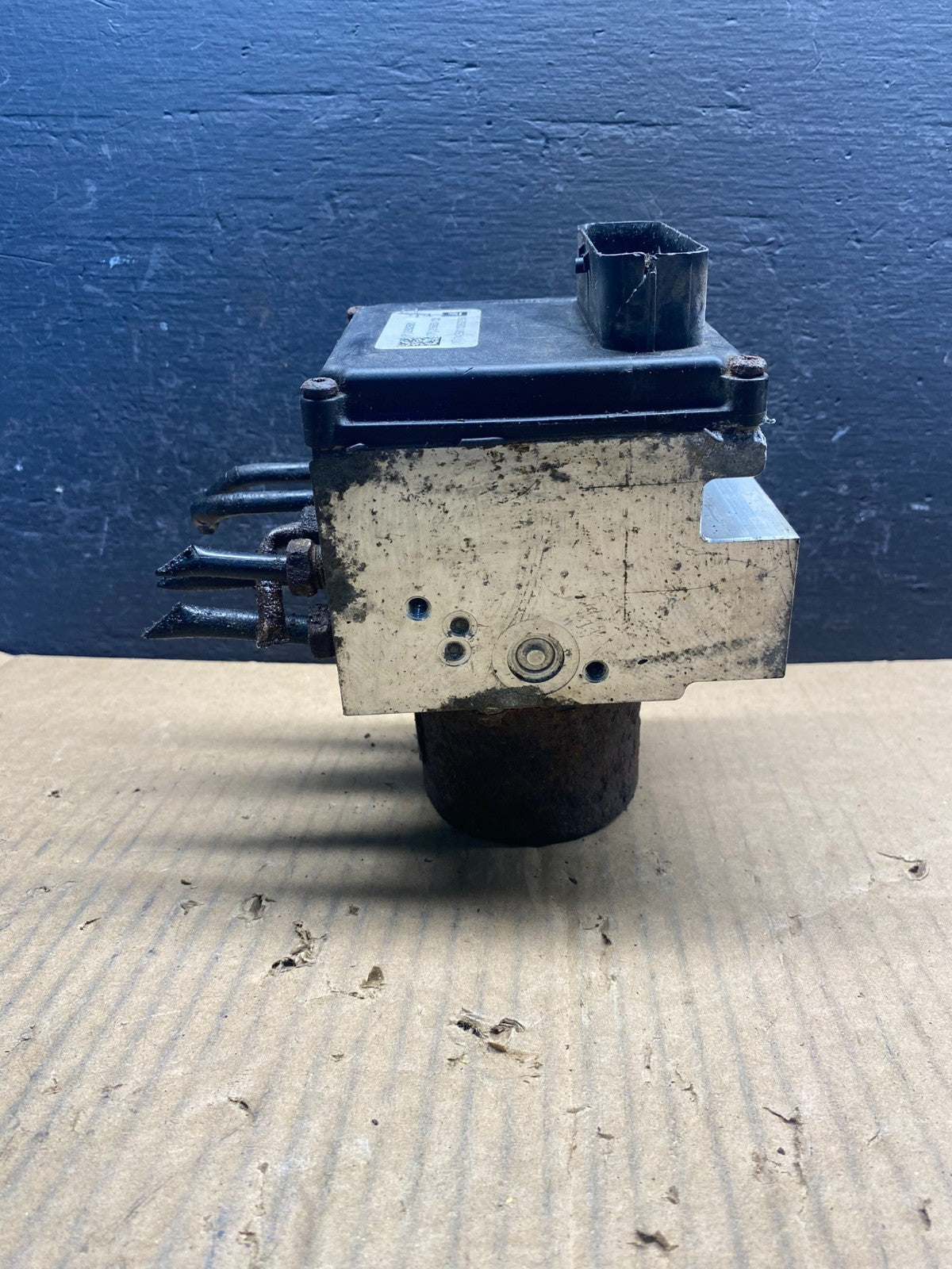 2012-2017 Chevrolet Express GMC Savana ABS Anti Lock Brake Pump AD1776 DG2
