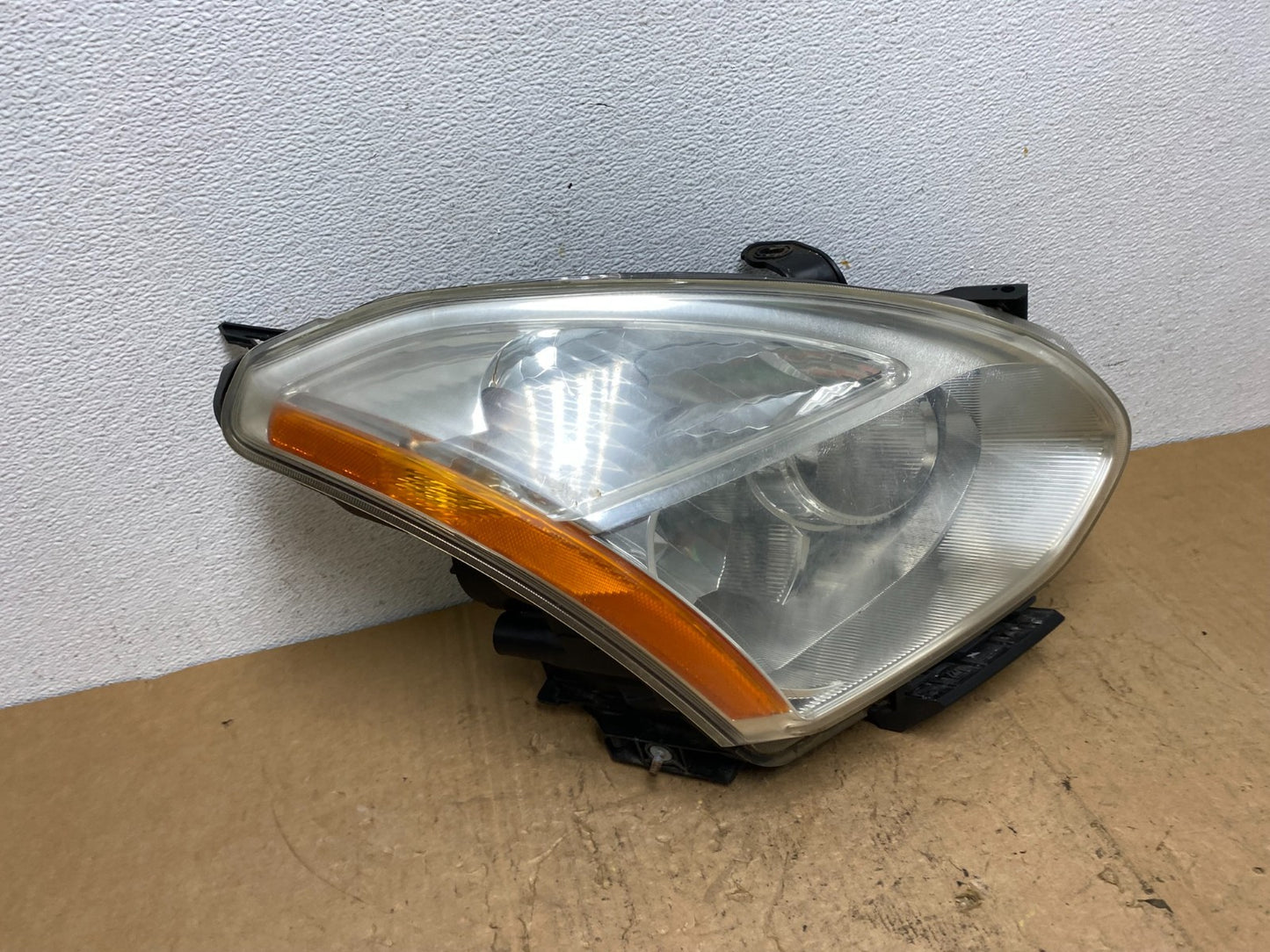2009-2013 Nissan Rogue Right Passenger Xenon HID Headlight AD0632 DW2
