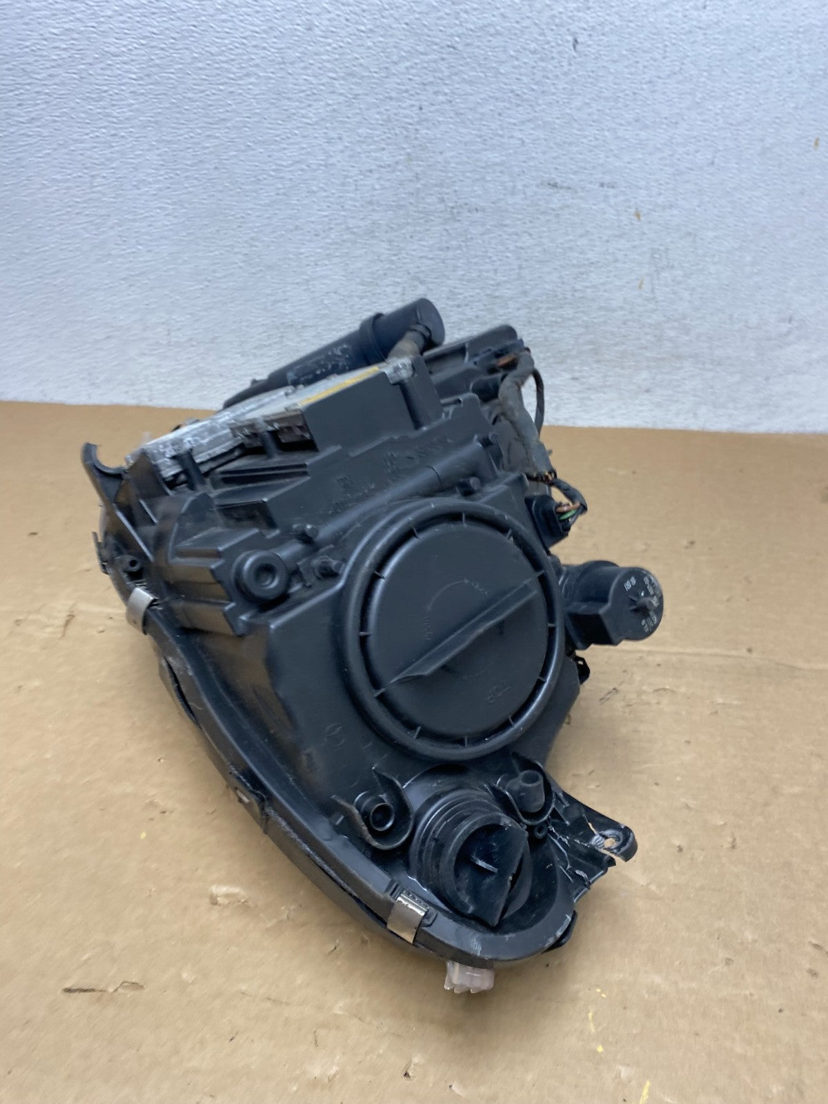 2006 - 2011 Mercedes W219 CLS500 Right Passenger Xenon Headlight AD4023 DW8