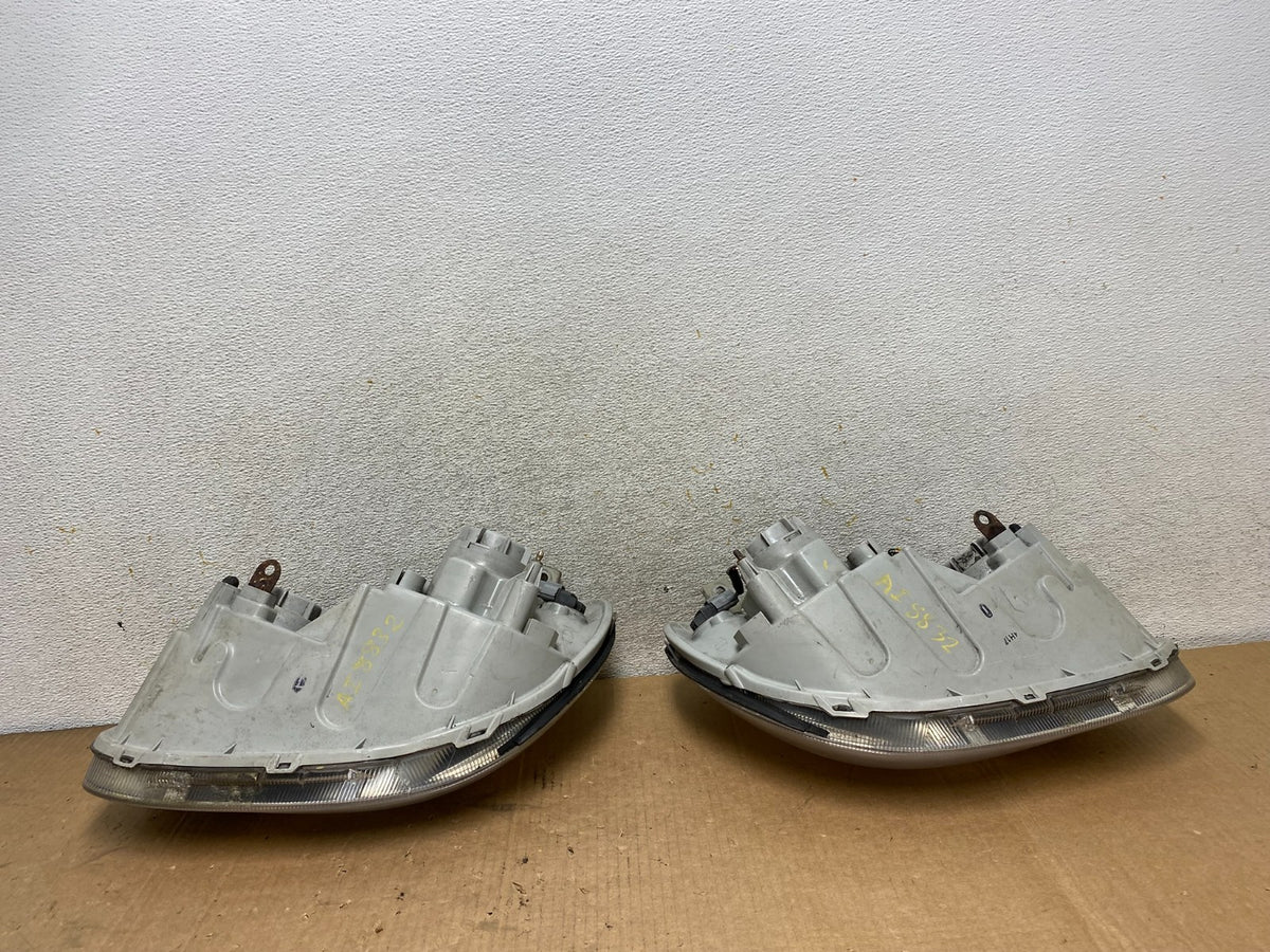 2002 to 2005 Hyundai Sonata Left+Right Side Headlights Halogen AI8832 DW8