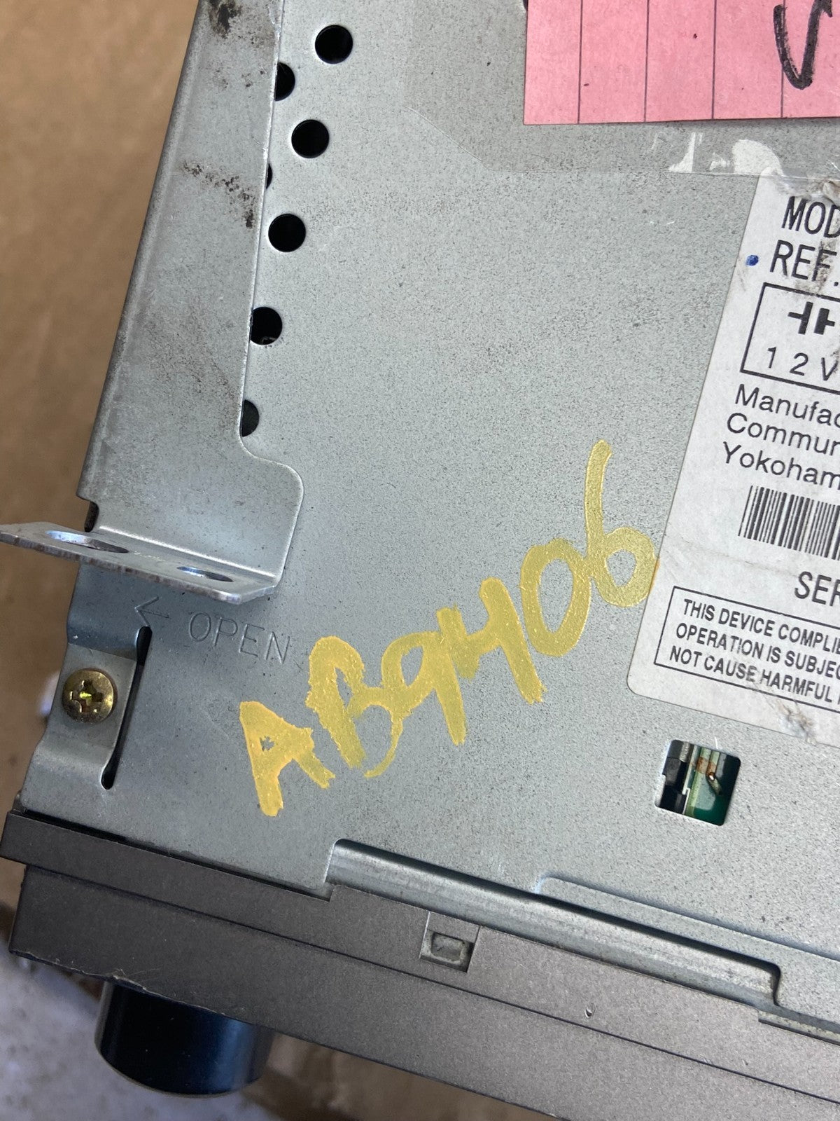 2003 to 2006 Subaru Forester AM FM CD Radio Receiver  OEM AB9406 DG7