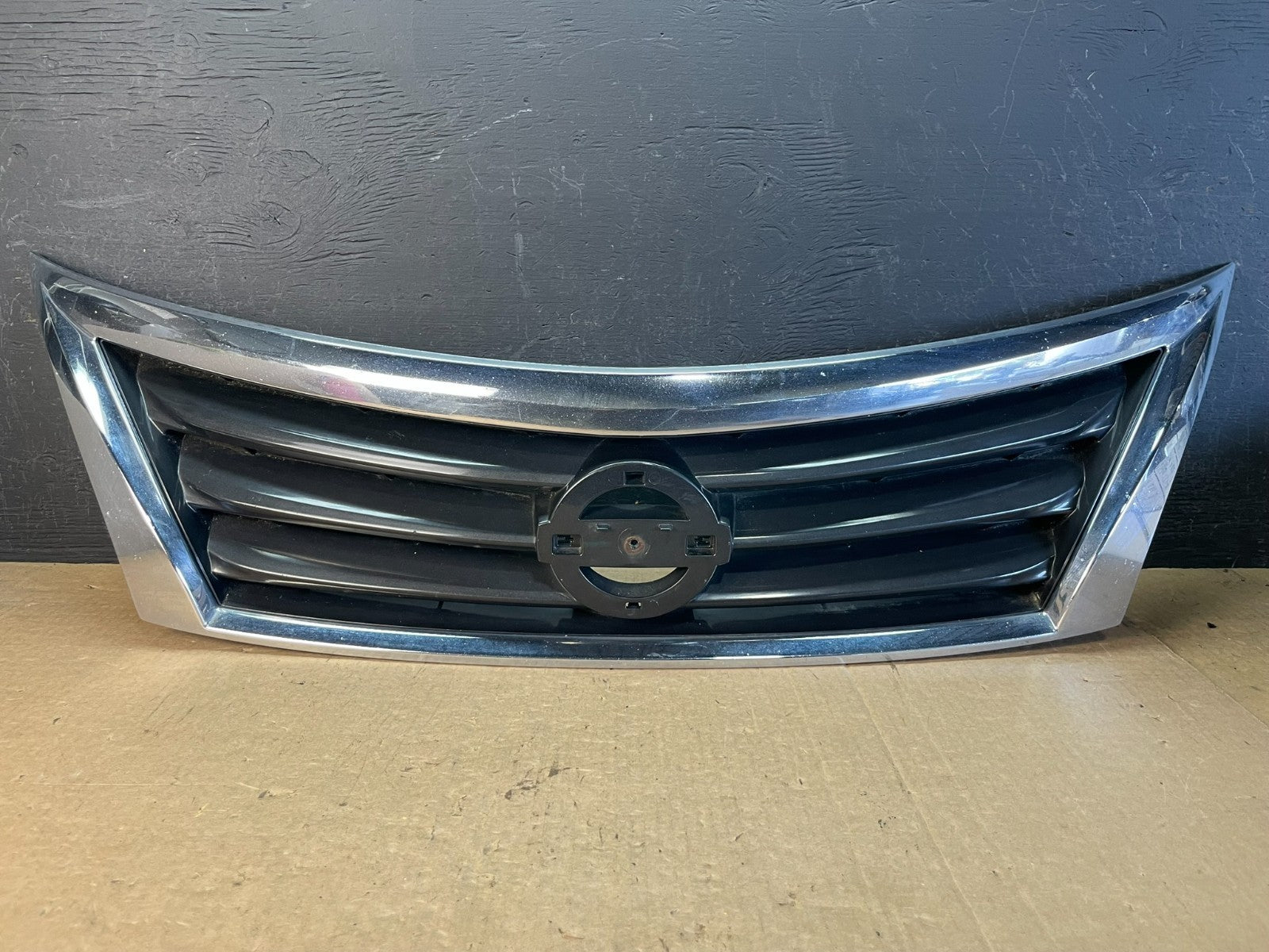 2013 to 2015 Nissan Altima Front Upper Grill Grille Sedan AD0442 DG0
