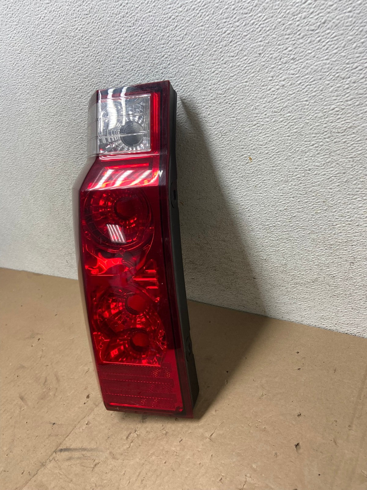 2006 to 2010 Jeep Commander Left Driver Side Tail Light AG5325 LK1