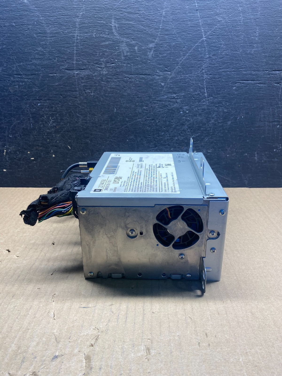 2010 to 2011 Cadillac SRX AM/FM/CD/MP3 Radio Head Unit Receiver AG3820 DG2