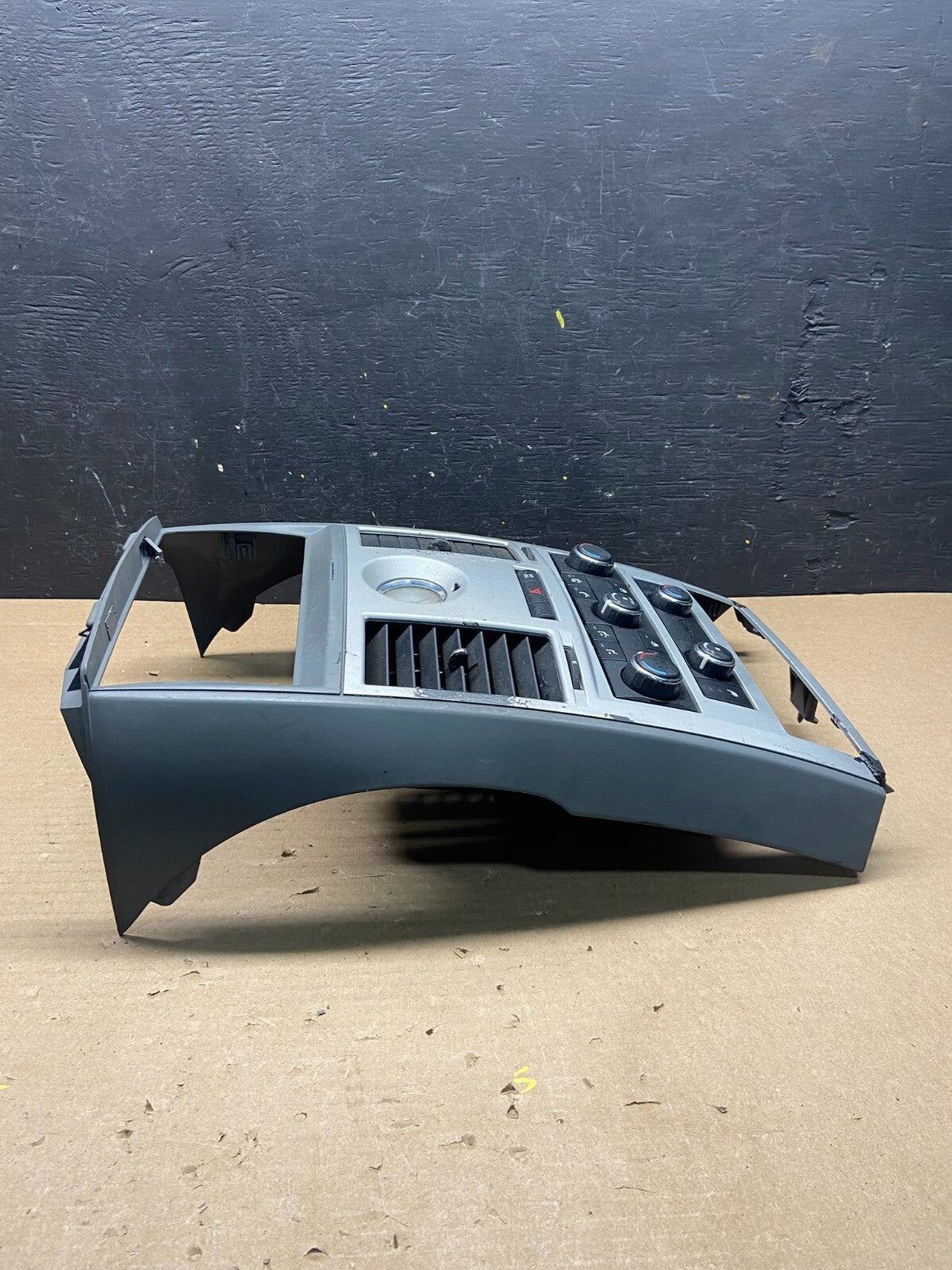2008-2010 Chrysler Town Country Climate Control Panel Center Dash Trim L2015 DG7