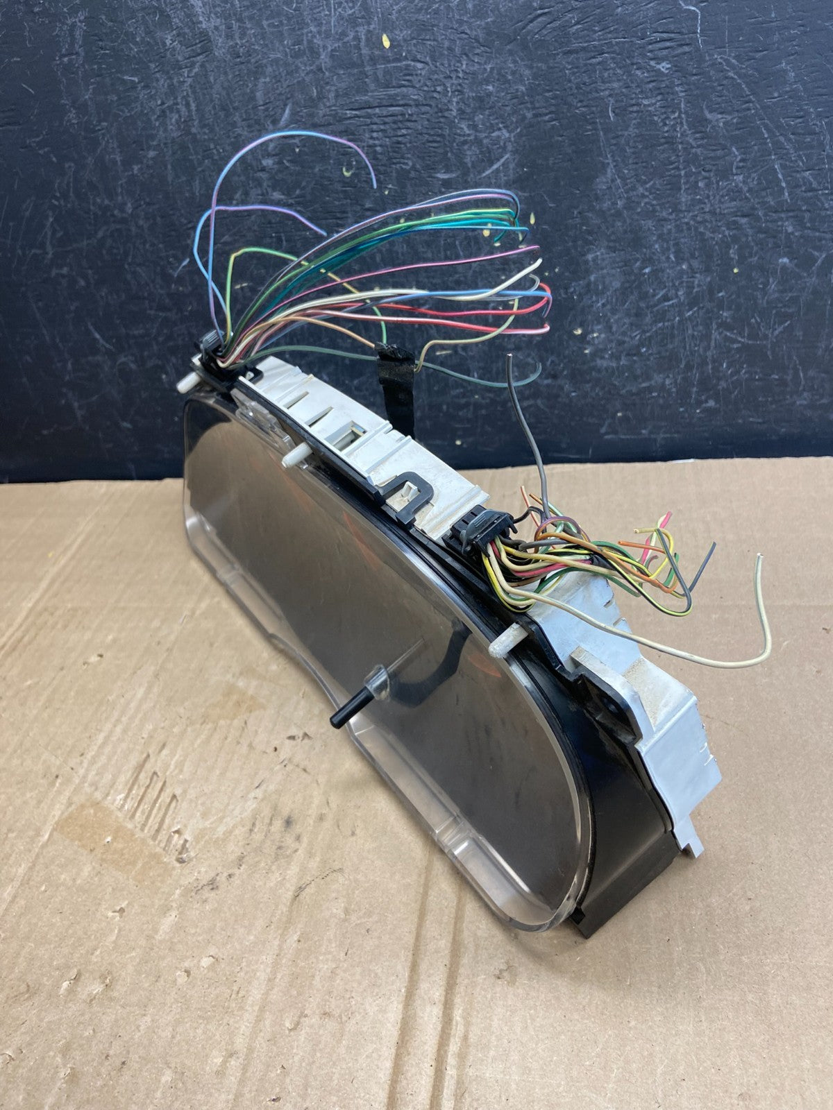 2004 to 2007 Ford E150 E250 E350 Gauge Speedometer Cluster AD71633