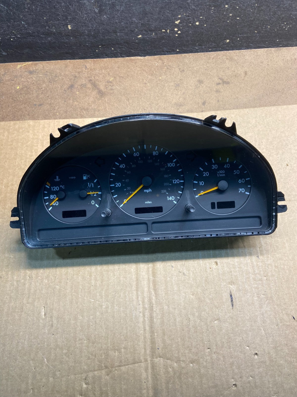 1998-2005 Mercedes W163 ML320 ML430 Instrument Cluster Speedometer Y7434 DG1