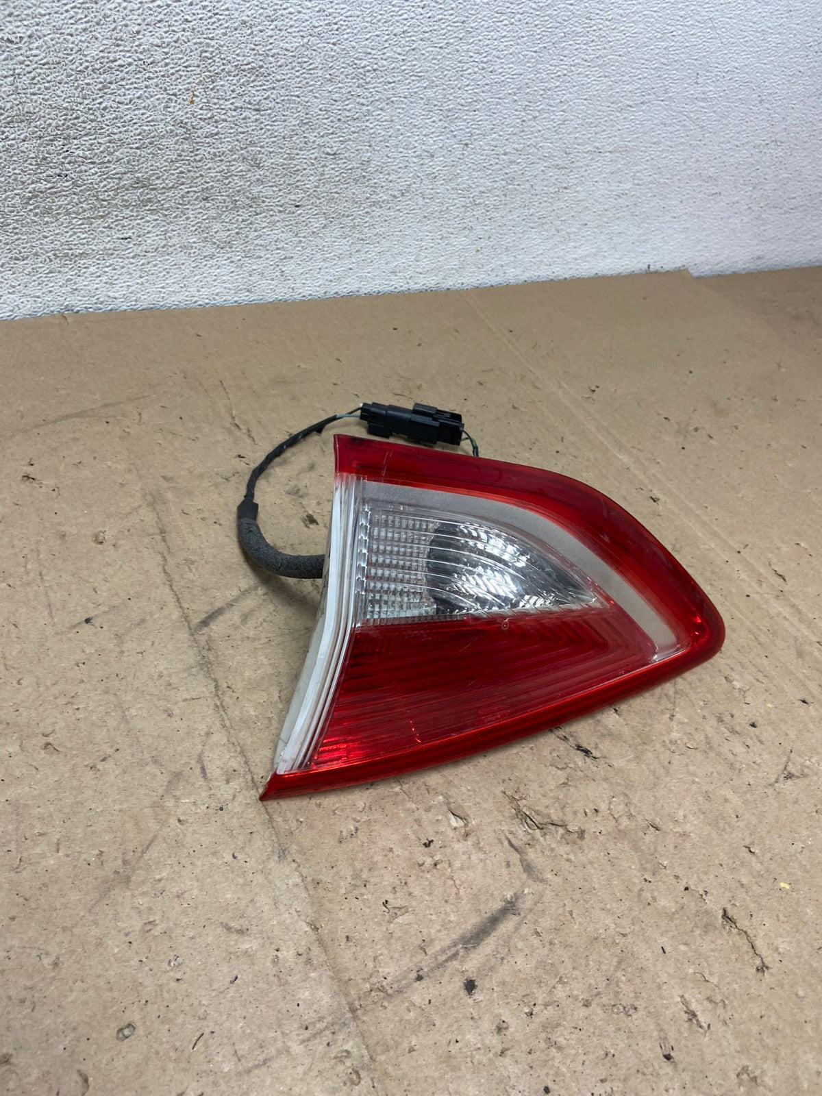 2013 to 2016 Ford Escape Right Passenger RH Side Inner Tail Light AG5463 LK1