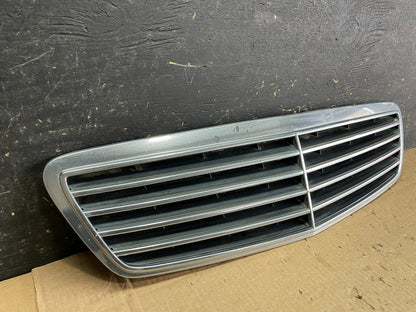 2000 to 2002 Mercedes-Benz S-Class S500 S430 Front Upper Grille OEM AB32201