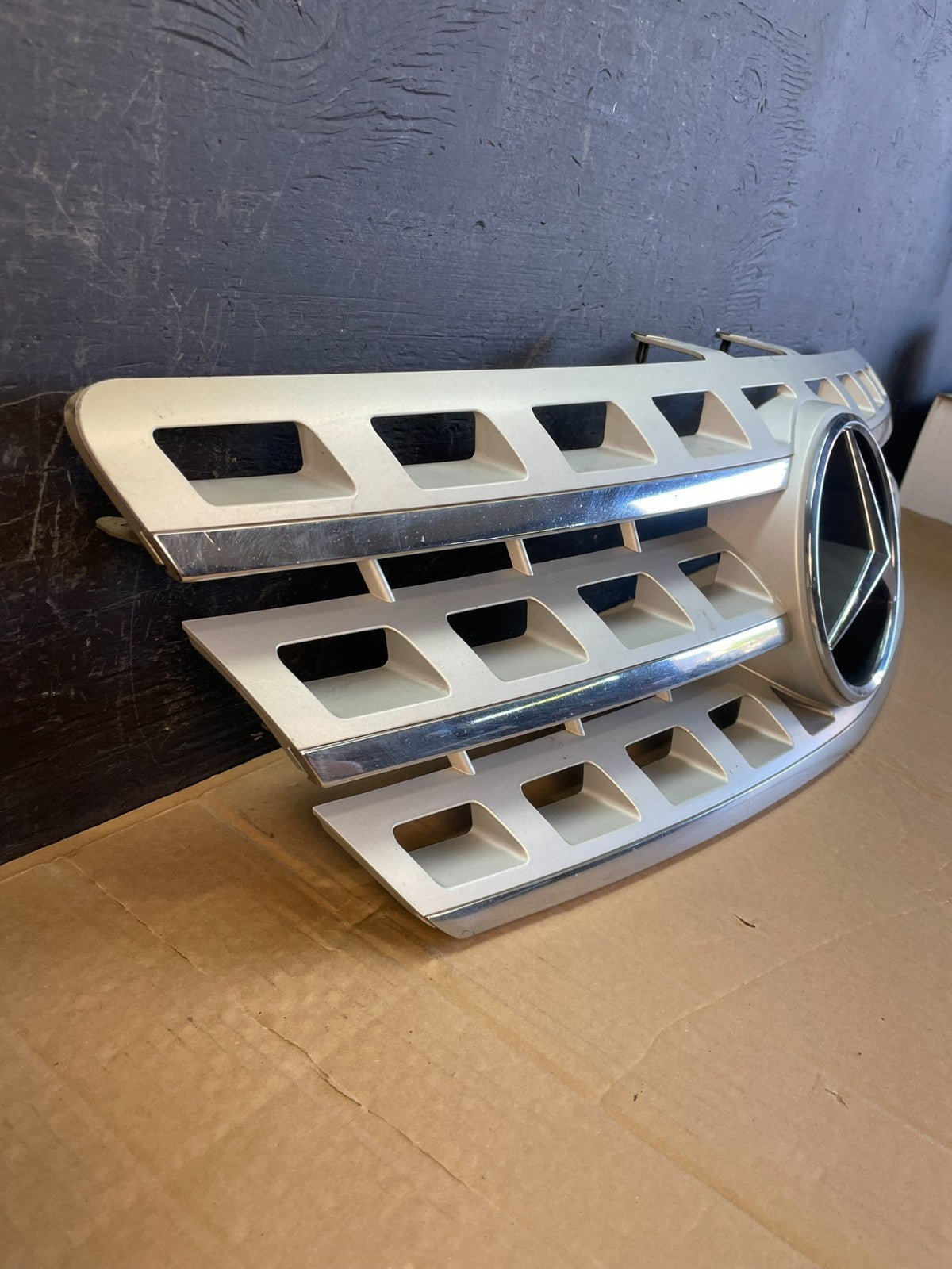 2009 to 2011 Mercedes ML-Class W164 Front Bumper Grille Grill ac9706 DG1
