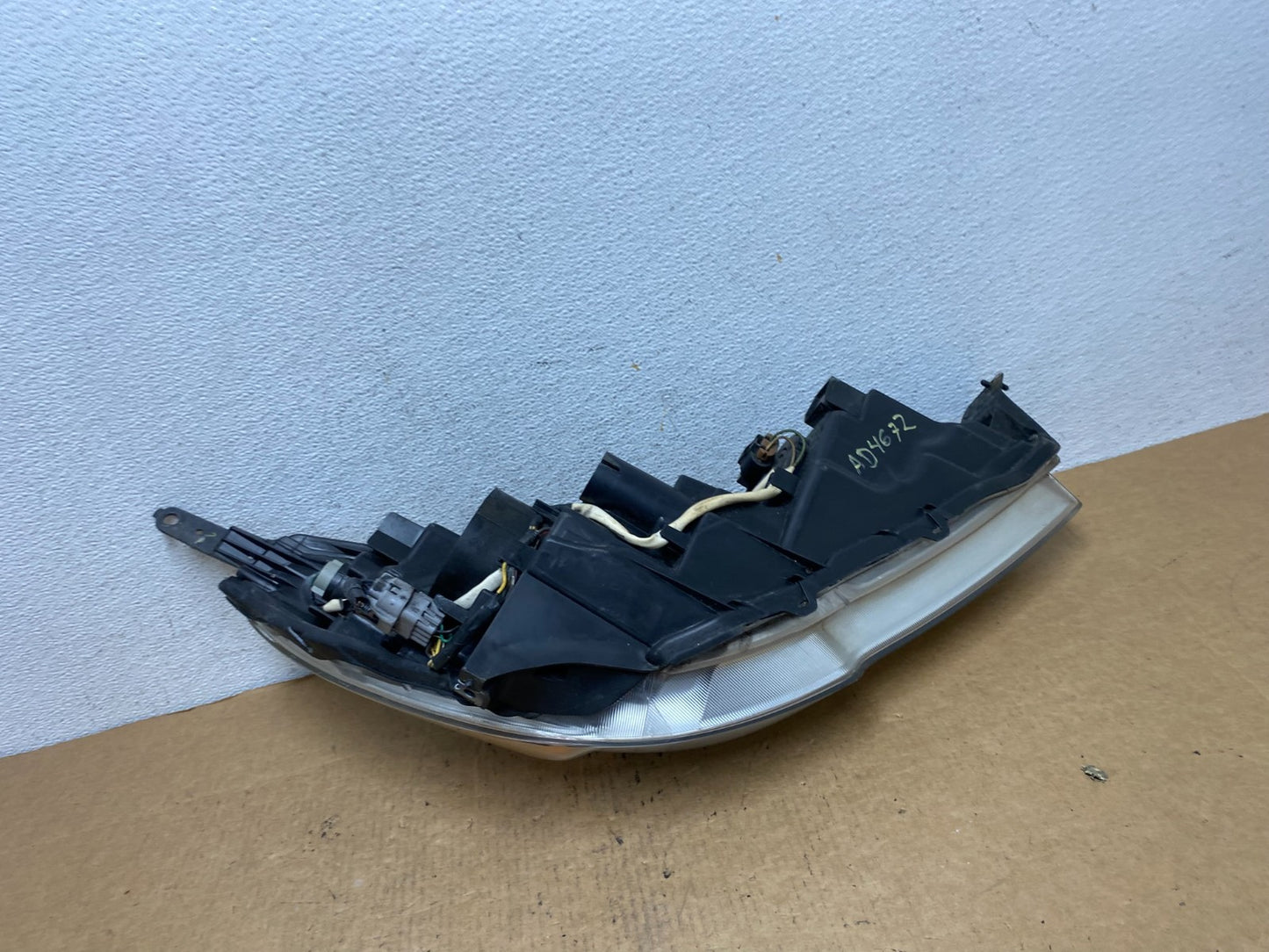 2010 2011 2012 Subaru Legacy Outback Left Driver Halogen Headlight AD4672 DW6