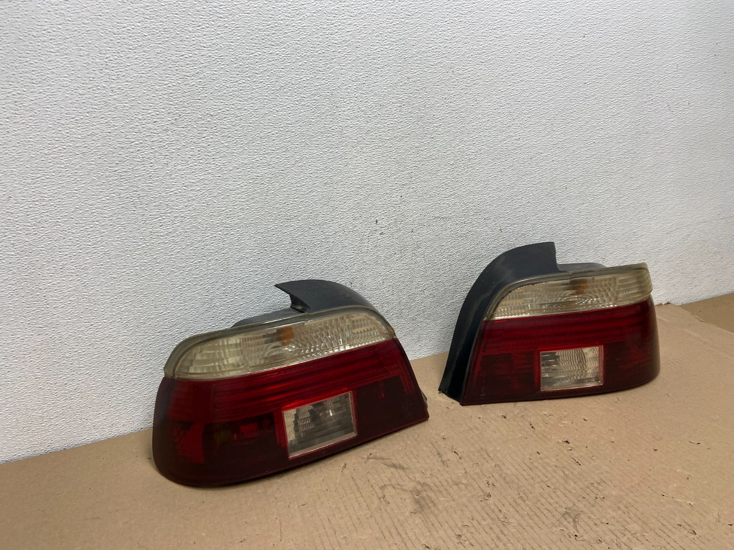 2001- 2003 BMW 5 Series E39 530i Left+Right Set Side Tail Lights AE7332 DW2