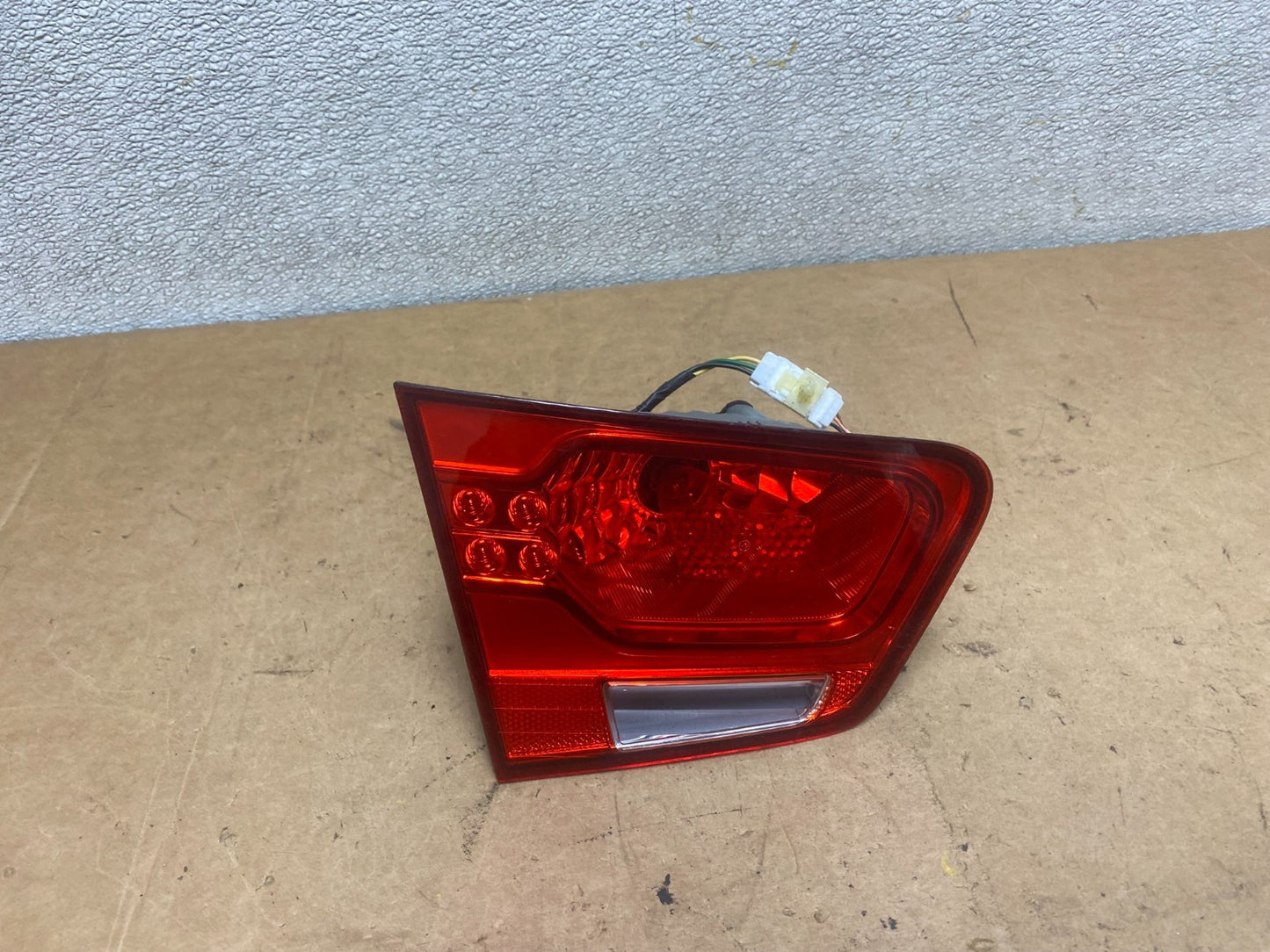 2010 to 2013 Kia Forte Left Driver LH Side Tail Light Inner Oem X5267 DW0