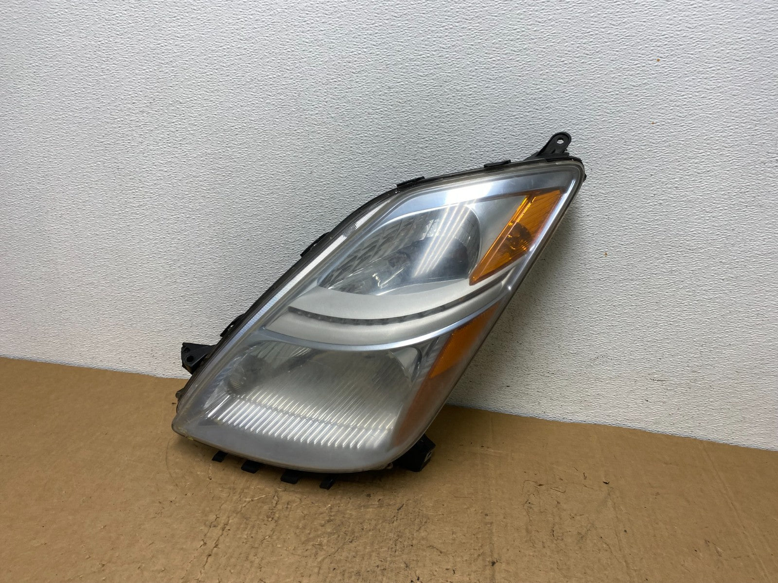 2006-2009 Toyota Prius Left Driver LH Side Blue Headlight Halogen AD0524 DW0