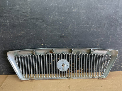 2003 to 2005 Mercury Grand Marquis Front Upper Grill Grille OEM aa8915 DG4
