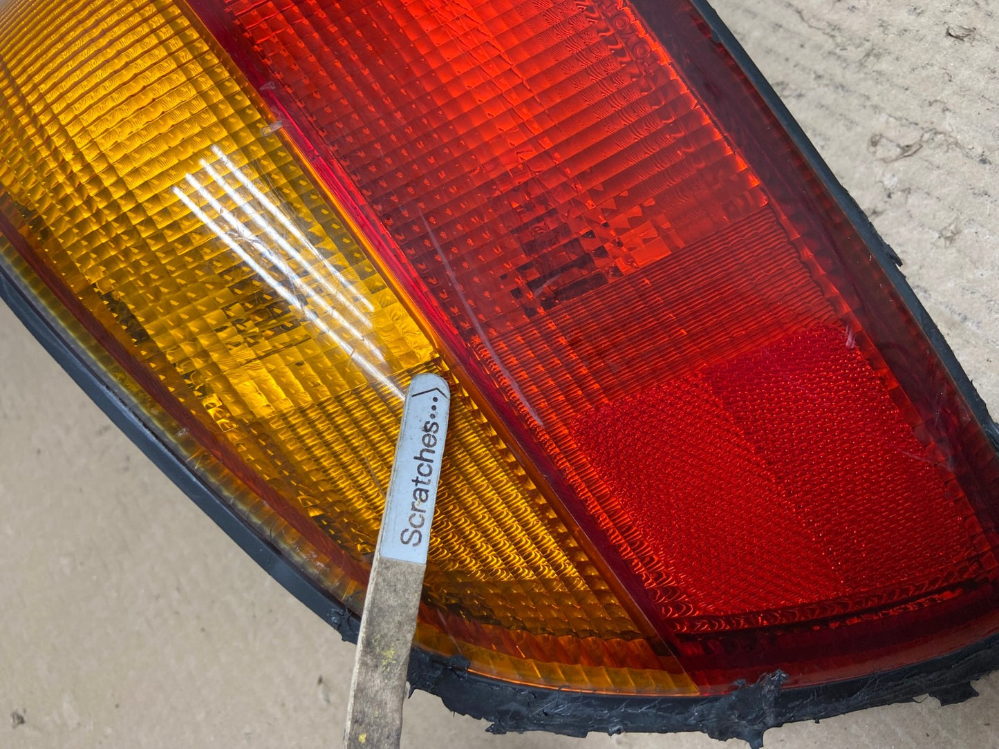 1998 1999 2000 Toyota Sienna Left Driver Tail light AF2914 LK3